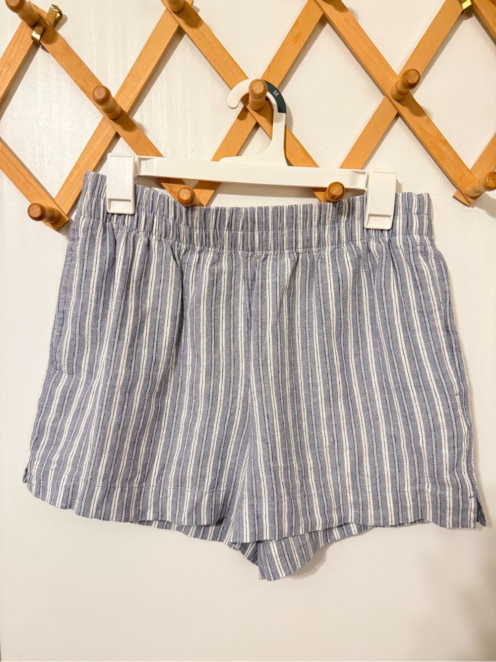 Old Navy High-Waist Blue and White Striped Linen-Blend Shorts